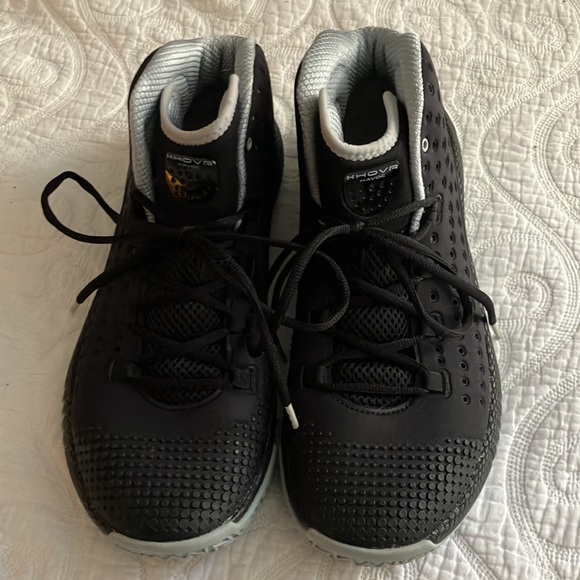 Under armor - Picture 2 of 5